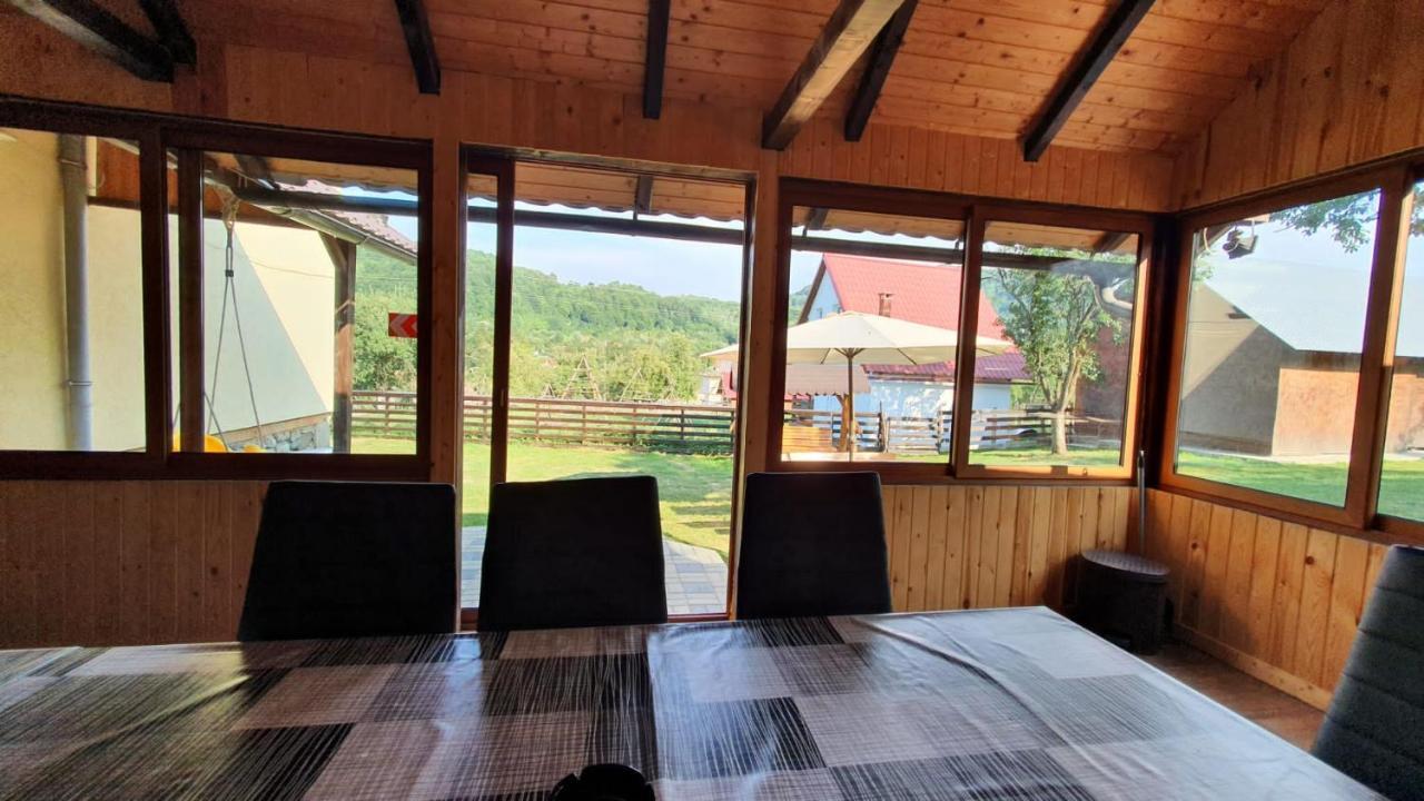Popasul Găleșean Hotel Galesu Exterior foto