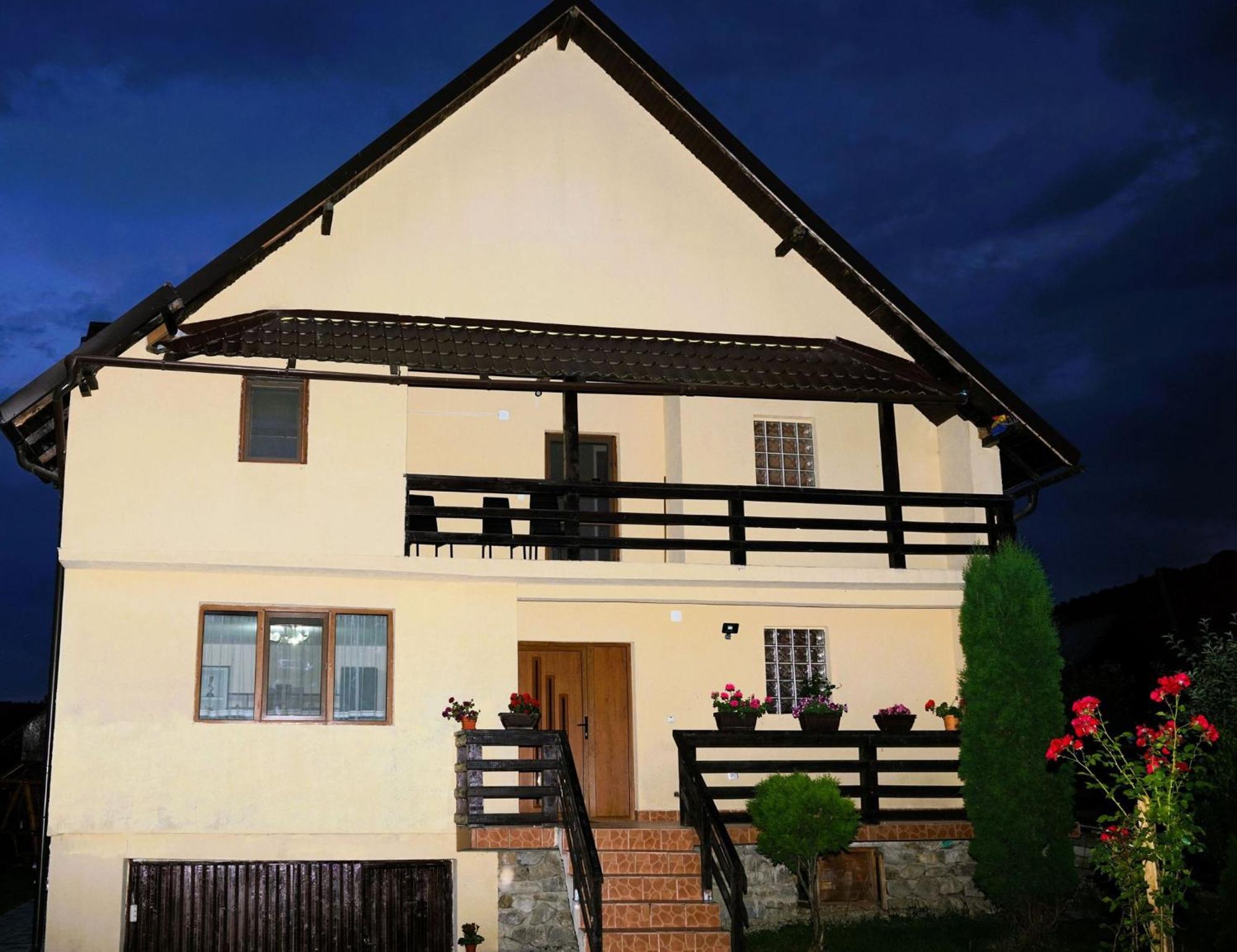 Popasul Găleșean Hotel Galesu Exterior foto